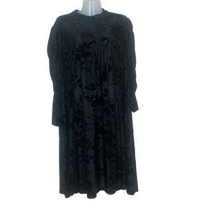 Black Floral Velvet‎ Top